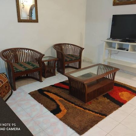 R&R Homestay Simpang Renggam Ngoại thất bức ảnh
