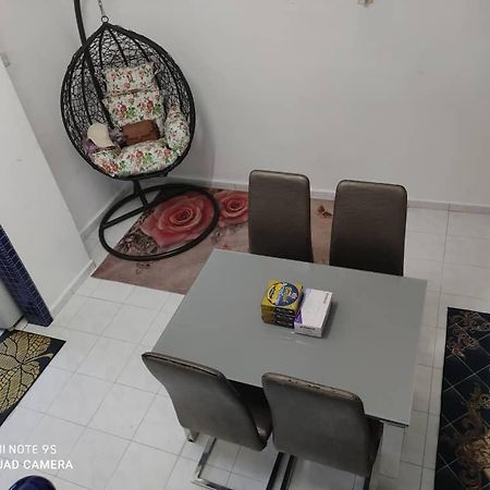 R&R Homestay Simpang Renggam Ngoại thất bức ảnh