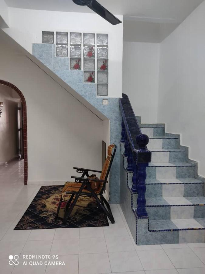 R&R Homestay Simpang Renggam Ngoại thất bức ảnh