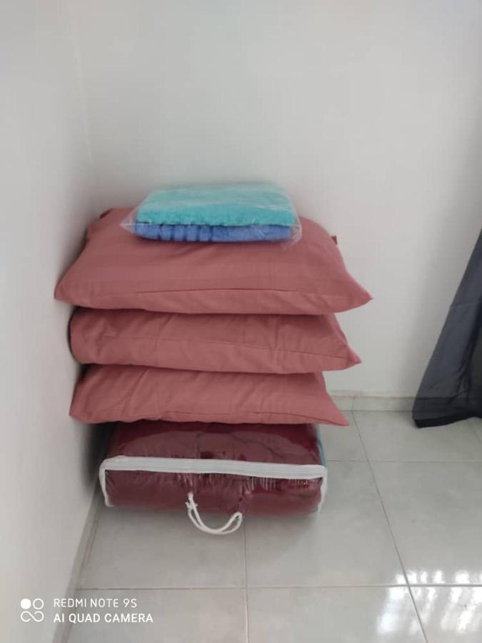 R&R Homestay Simpang Renggam Ngoại thất bức ảnh